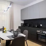 Stylish 1br Near Apartman