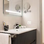 Stylish 1br Near *