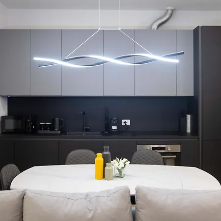 Stylish 1br Near Lejlighed *