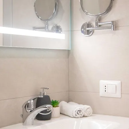 Stylish 1br Near Appartamento Milano