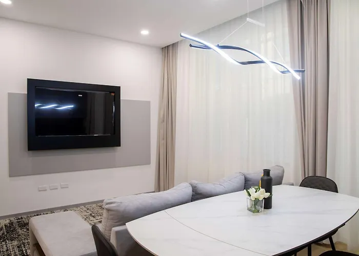 Lejlighed Stylish 1br Near