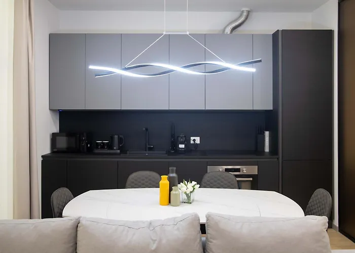 Stylish 1br Near Lejlighed *