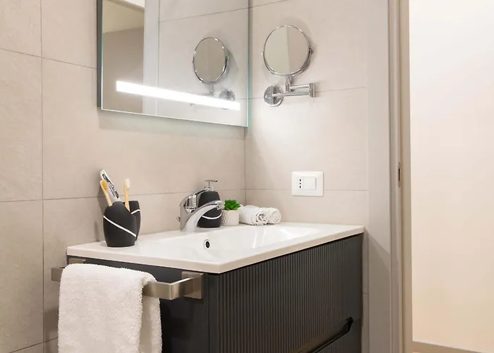 Stylish 1br Near *