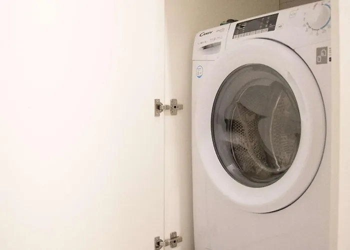 Stylish 1br Near Lejlighed *